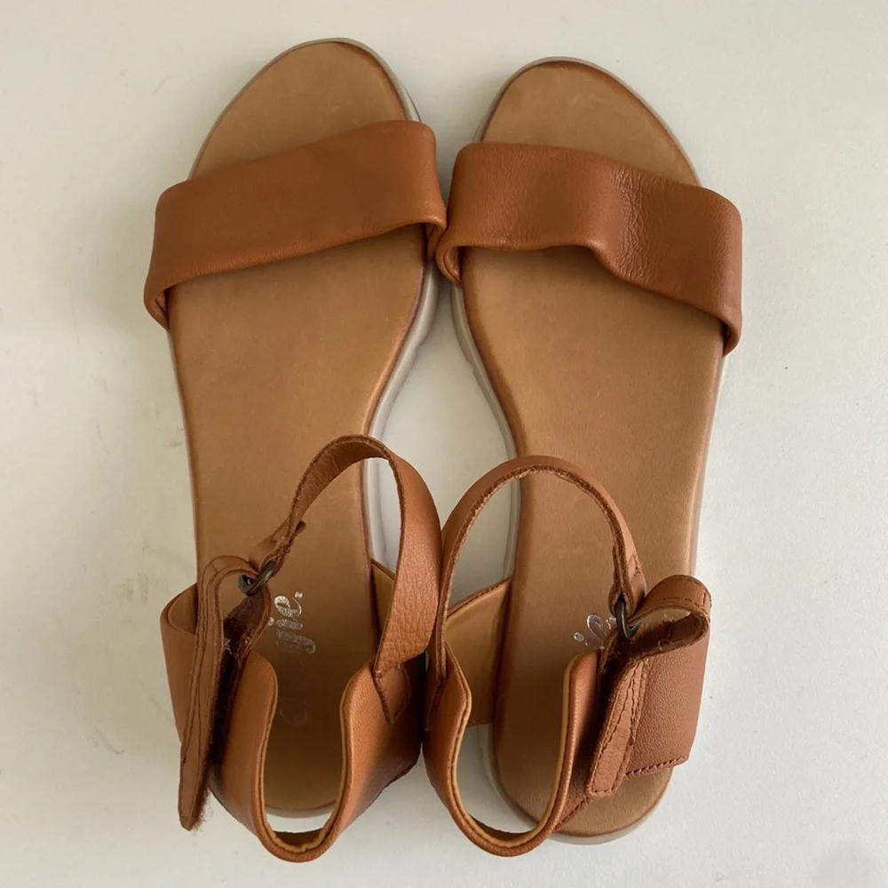 Tan Effigie Sandals with Velcro strap - Picture 4 of 5